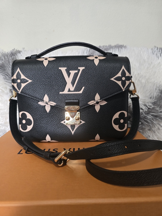 Louis Vuitton Handbags - Louis Vuitton Black & WhiteCream Monogram Pochette Metis Shoulder Bag -pre Owned